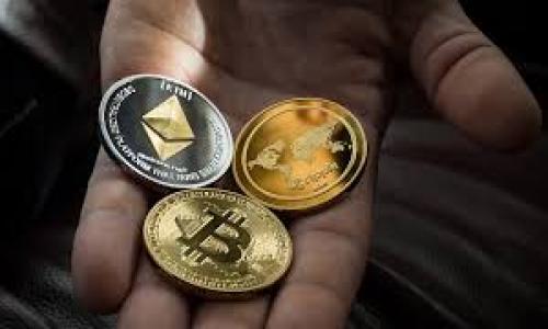 在选择和设计区块链钱包名称时，有几个要素需要考虑，以确保名称既能传达其功能，又能吸引用户的注意。以下是一些建议，帮助你找到一个合适的名字：

### 1. 
名称应简短且易于记忆，这样用户在搜索或推荐时可以方便地提及。有些流行的钱包名称如“MetaMask”、“Coinbase”都很简短且易于发音。

### 2. 反映功能
名称可以体现钱包的特性，如安全性、速度、轻便性等。例如，“SafeWallet”表明这个钱包注重安全性。

### 3. 未来感
考虑到区块链技术的前沿性质，选择一个前卫、科技感强的名字也能吸引更多关注。比如“BlockStream”就给人一种未来科技的感觉。

### 4. 使用相关词汇
结合“区块链”、“数字资产”、“加密货币”等相关词汇。例如，“CryptoVault”或“ChainPurse”能够很好地体现数字资产存储的概念。

### 5. 创造独特性
确保你的钱包名称没有和现有的产品冲突，可以进行简单的搜索，查看是否有相同或相似的产品。

### 6. 考虑可扩展性
想象一下这个钱包未来可能拓展的功能，如果未来增加了更多功能，名称是否仍然适用。

### 7. 获取反馈
在最终决定之前，可以把几个备选名称分享给你的朋友或者目标用户，收集反馈，根据他们的反应做出最后调整。

### 示例名称
- **SecureChain**: 强调安全性的区块链钱包。
- **QuickPurse**: 传达迅速便捷的特点。
- **CryptoNest**: 提供舒适存储体验的数字资产钱包。
- **TrustWallet**: 让用户信任的安全钱包。

希望这些建议能帮助你找到一个适合的区块链钱包名称！